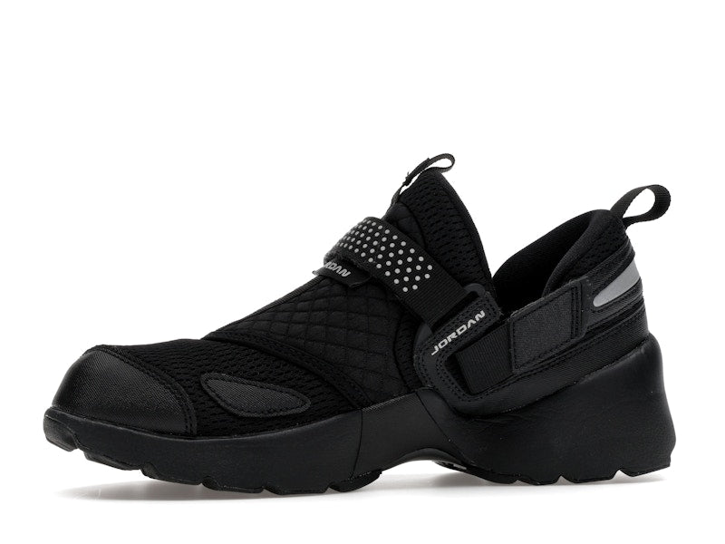 Jordan Trunner LX Triple Black (Women's)