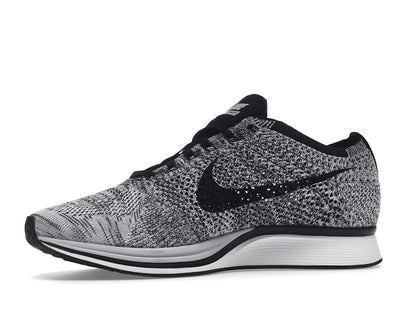 Nike Flyknit Racer Oreo