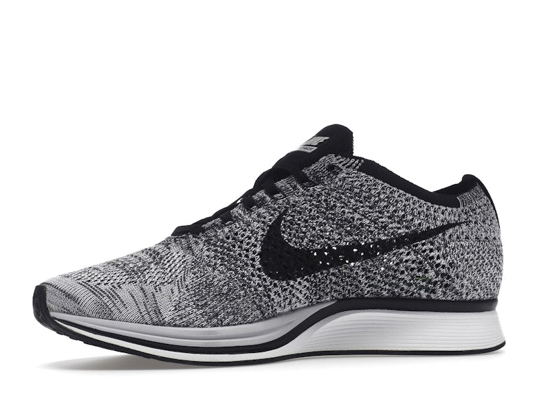 Nike Flyknit Racer Oreo