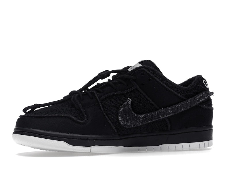 Nike SB Dunk Low Gnarhunters