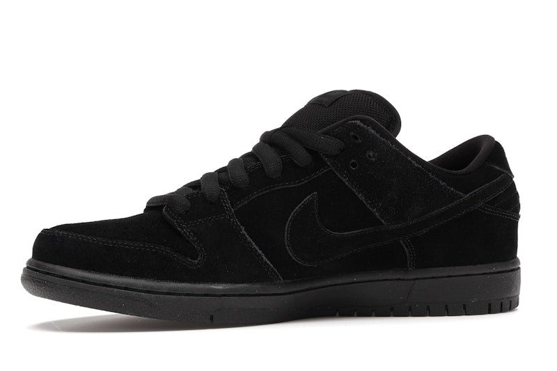 Nike SB Dunk Low Blackout