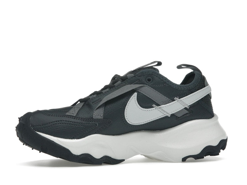 Nike TC 7900 Anthracite Platinum Tint Smoke Grey Metallic Platinum (Women's)