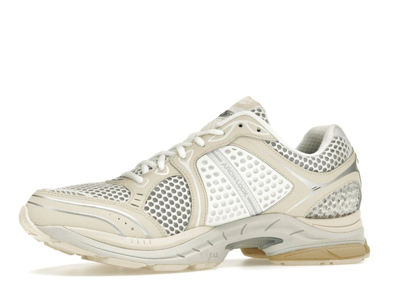 Saucony ProGrid Triumph 4 Highsnobiety Cream