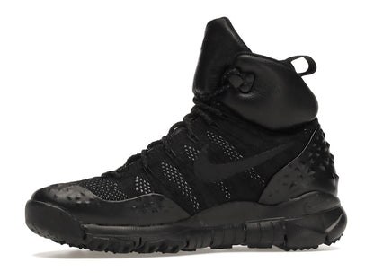 Nike Lupinek Flyknit Triple Black