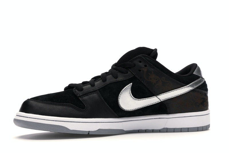 Nike SB Dunk Low Takashi 2