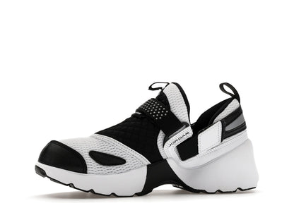 Jordan Trunner LX White Black (Women's)