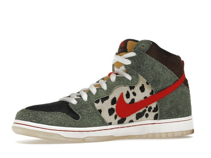 Nike SB Dunk High Dog Walker