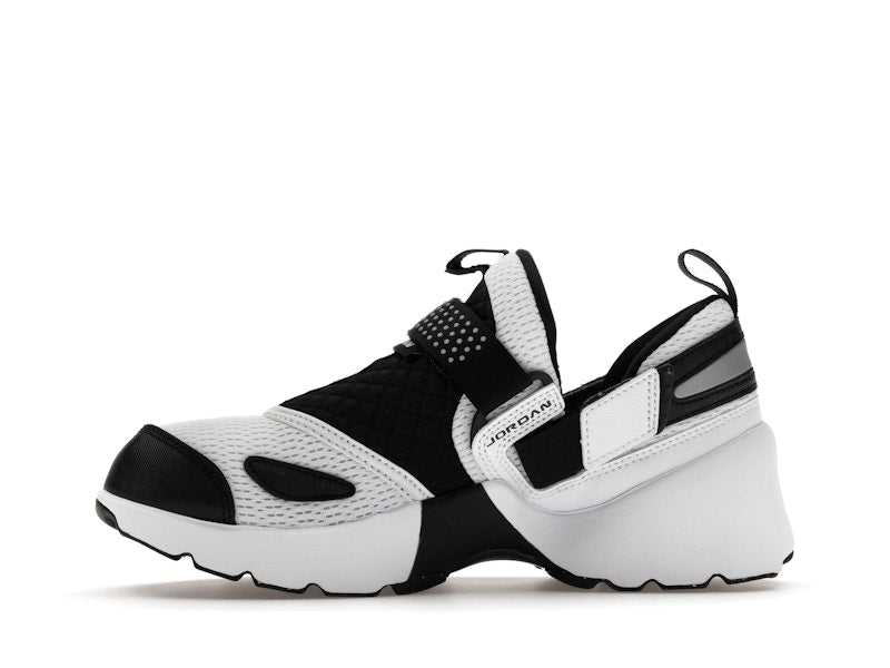 Jordan Trunner LX White Black (Women's)