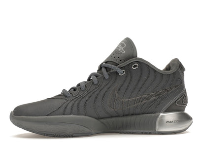 Nike LeBron 21 Resilient