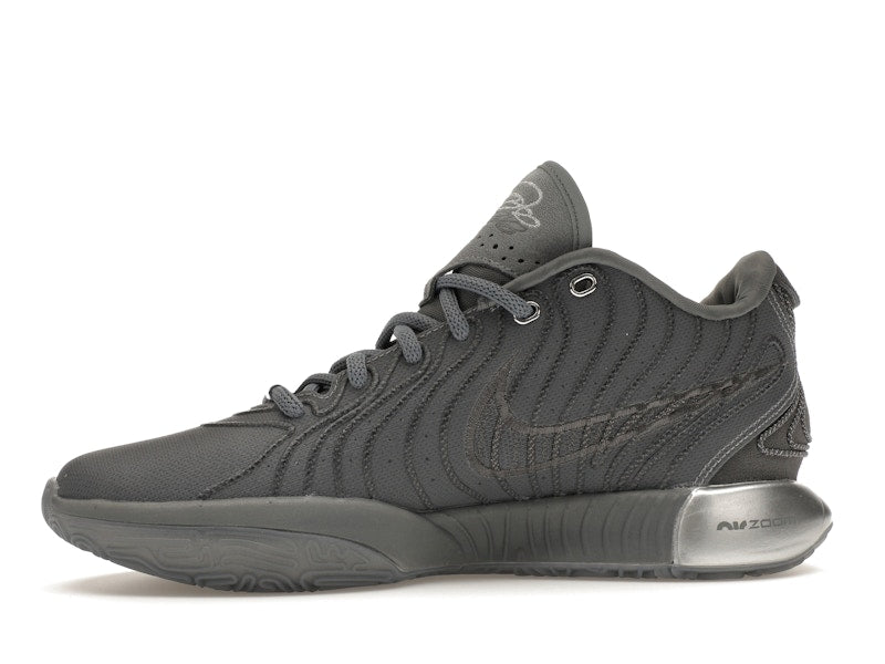Nike LeBron 21 Resilient