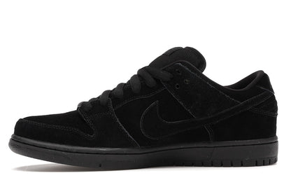 Nike SB Dunk Low Blackout