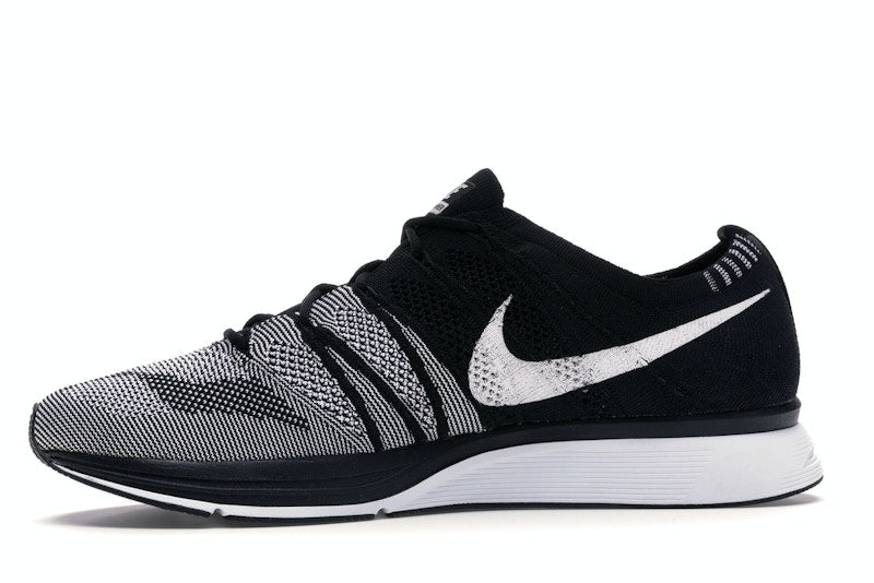 Nike Flyknit Trainer Oreo