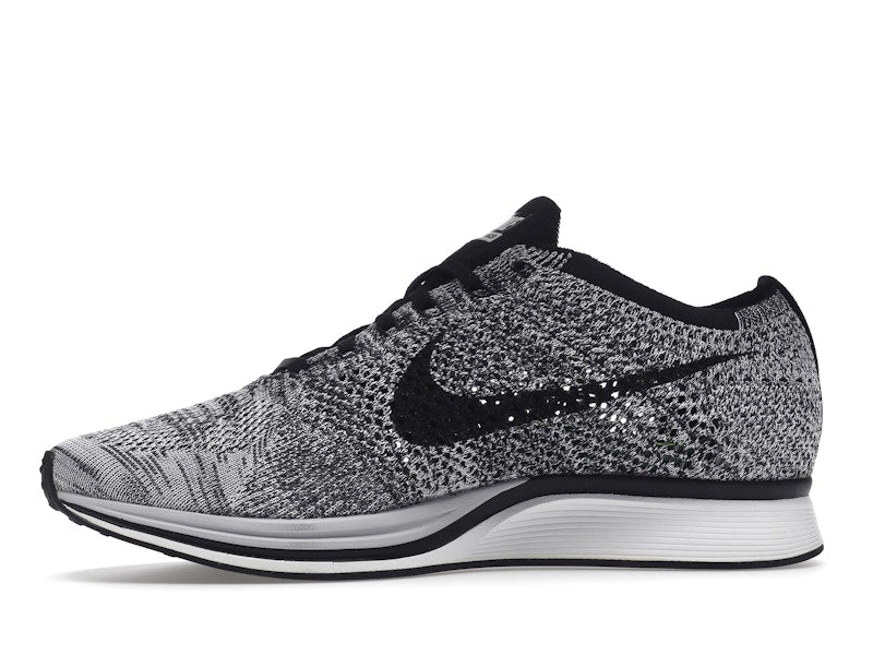 Nike Flyknit Racer Oreo