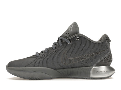 Nike LeBron 21 Resilient
