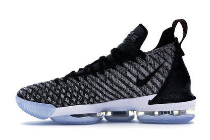 Nike LeBron 16 Oreo