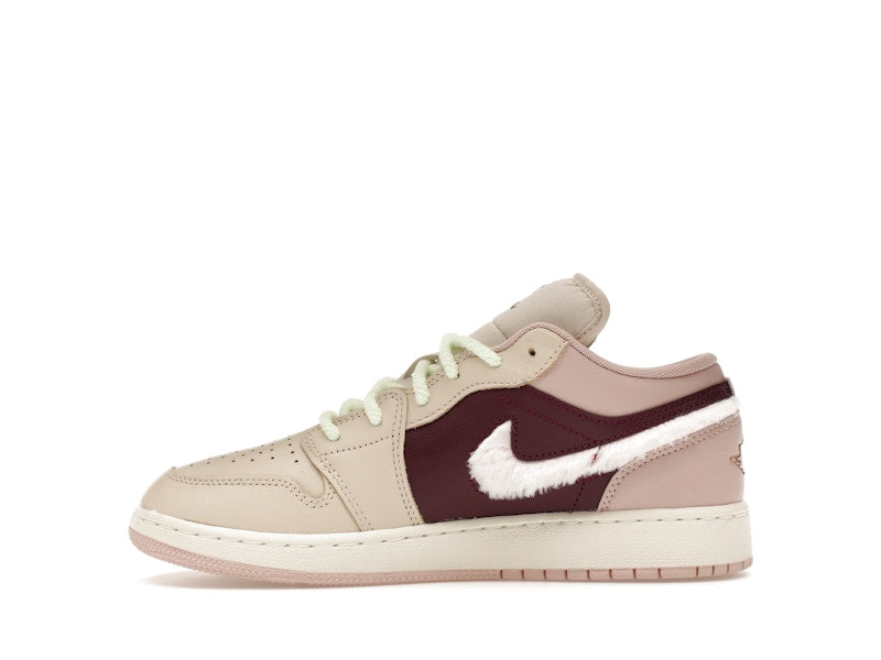 Jordan 1 Low SE Fur Swoosh (GS)