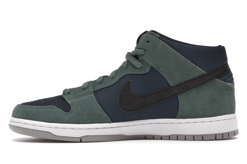Nike SB Dunk Mid Nori