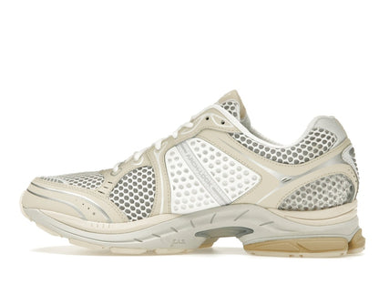 Saucony ProGrid Triumph 4 Highsnobiety Cream