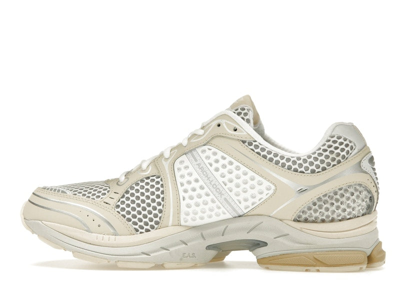 Saucony ProGrid Triumph 4 Highsnobiety Cream