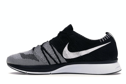 Nike Flyknit Trainer Oreo