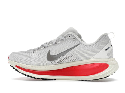 Nike Vomero 18 Platinum Tint Siren Red Light Smoke Grey Metallic Pewter