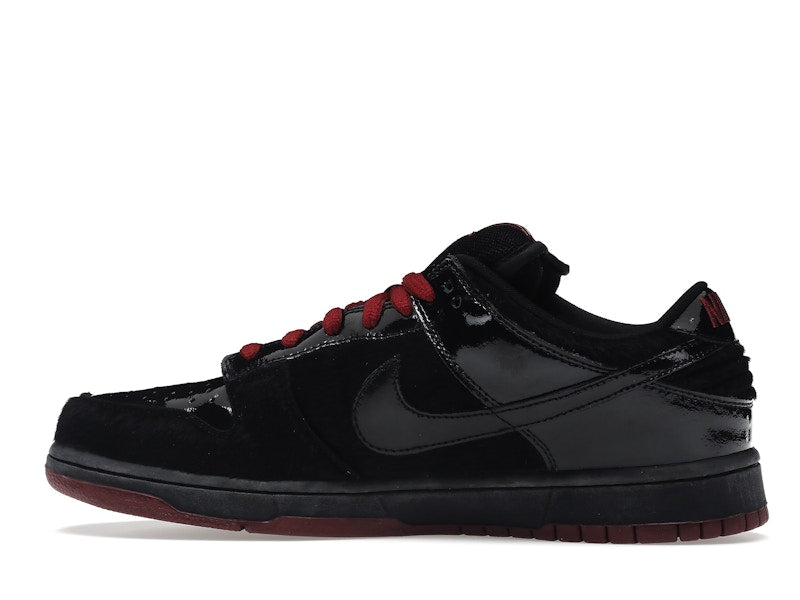 Nike SB Dunk Low Mafia