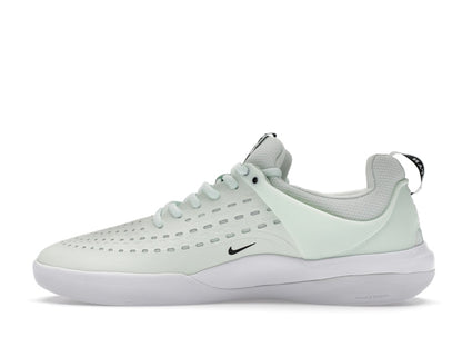 Nike SB Zoom Nyjah 3 Barely Green