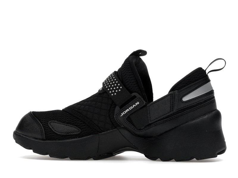 Jordan Trunner LX Triple Black (Women's)