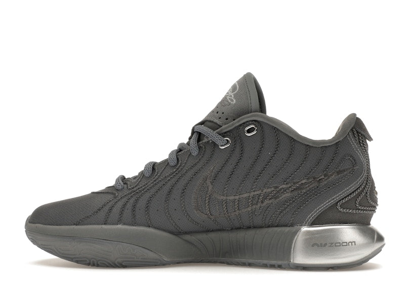 Nike LeBron 21 Resilient