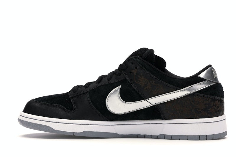 Nike SB Dunk Low Takashi 2