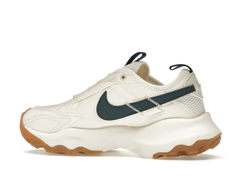 Nike TC 7900 Pale Ivory Gum Light Brown Armory Navy (Women's)