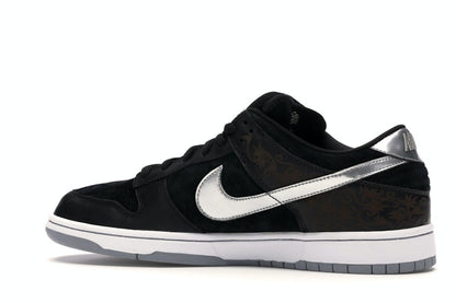 Nike SB Dunk Low Takashi 2