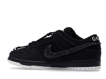 Nike SB Dunk Low Gnarhunters