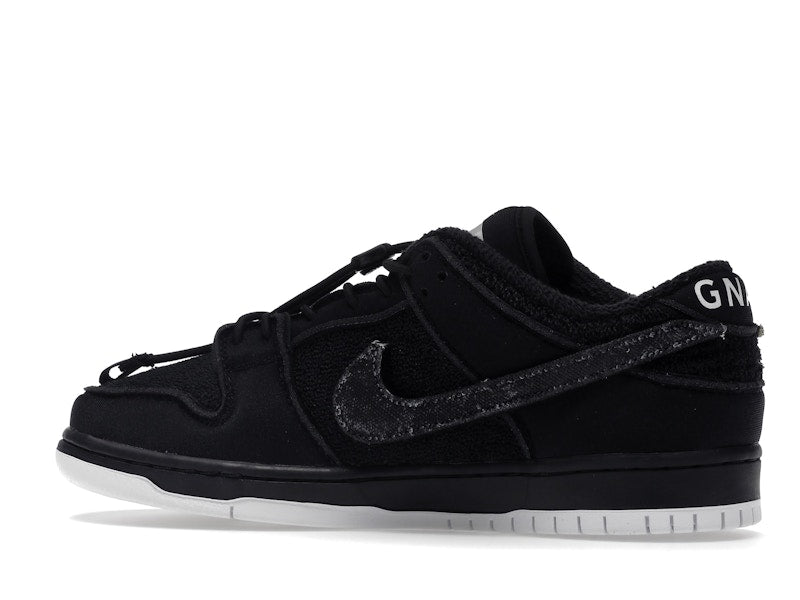 Nike SB Dunk Low Gnarhunters