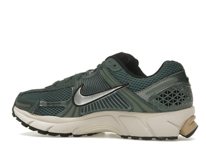 Nike Zoom Vomero 5 Vintage Green Light Orewood Brown Hemp Chrome (Women's)