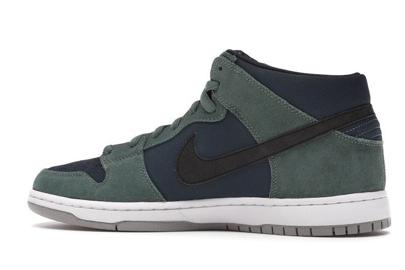 Nike SB Dunk Mid Nori