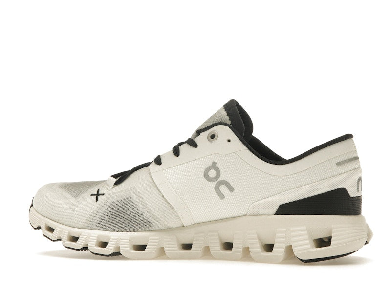 On Running Cloud X 3 White Black (Women's)