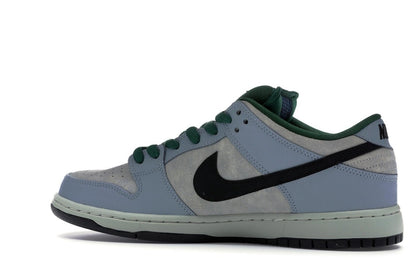 Nike SB Dunk Low Maple Leaf Central Park