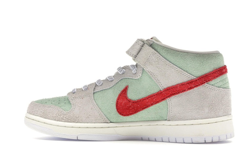 Nike SB Dunk Mid White Widow