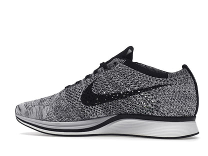 Nike Flyknit Racer Oreo