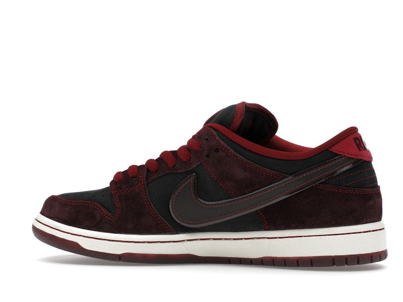 Nike SB Dunk Low Riot Skateshop
