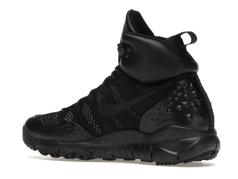 Nike Lupinek Flyknit Triple Black