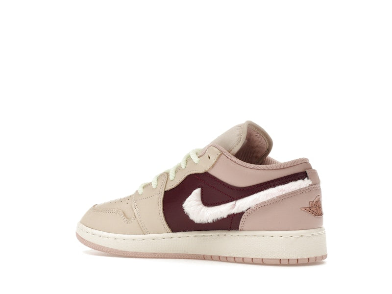 Jordan 1 Low SE Fur Swoosh (GS)
