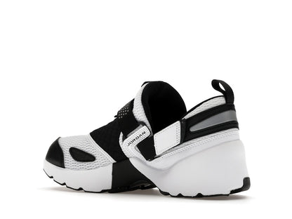 Jordan Trunner LX White Black (Women's)
