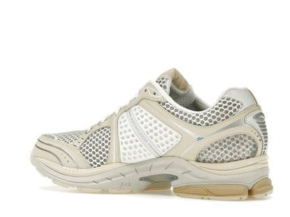 Saucony ProGrid Triumph 4 Highsnobiety Cream
