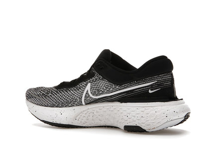 Nike ZoomX Invincible Run Flyknit Oreo