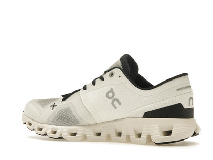 On Running Cloud X 3 White Black (Women's)