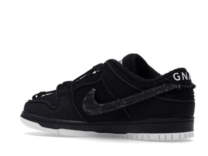 Nike SB Dunk Low Gnarhunters