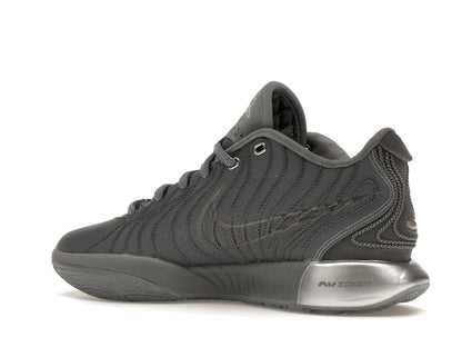 Nike LeBron 21 Resilient