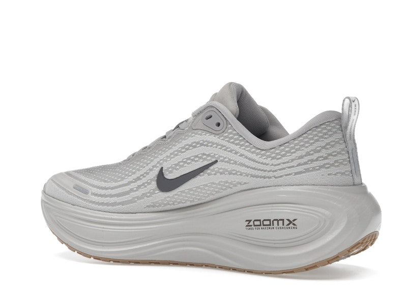 Nike Vomero Plus College Grey Light Iron Ore Gum